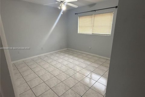 Copropriété à vendre à Miami, Floride: 2 chambres, 77.29 m2 № 2152639 - photo 4