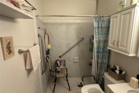 Propiedad comercial en venta en Miami, Florida, 175.4 m2 № 2071492 - foto 7
