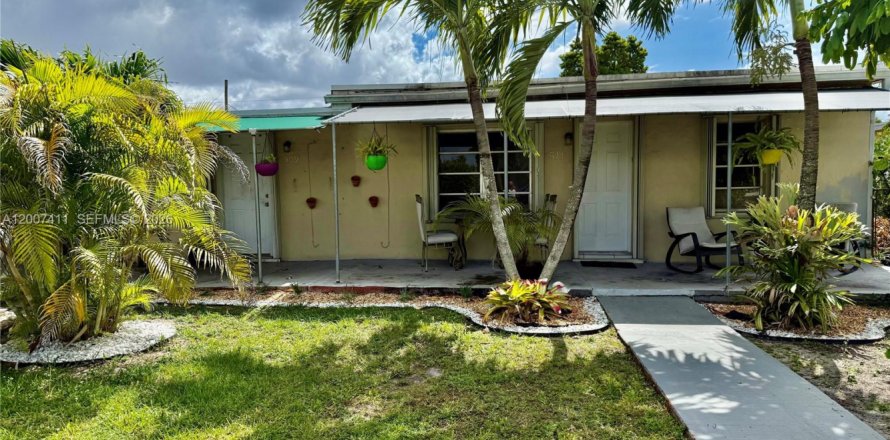 Propiedad comercial en Miami, Florida 175.4 m2 № 2071492