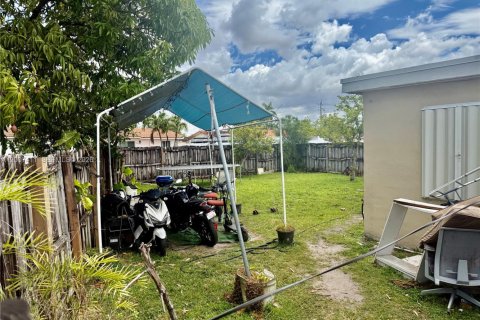 Propiedad comercial en venta en Miami, Florida, 175.4 m2 № 2071492 - foto 8