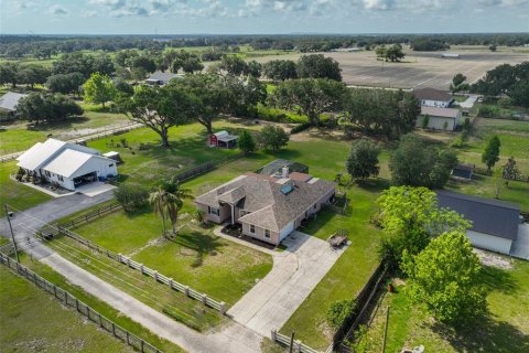 Casa en venta en Plant City, Florida, 5 dormitorios, 241.27 m2 № 1745471 - foto 1