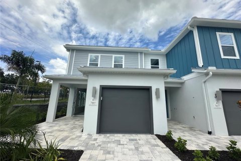 Adosado en alquiler en Kissimmee, Florida, 3 dormitorios, 158.58 m2 № 1564465 - foto 1