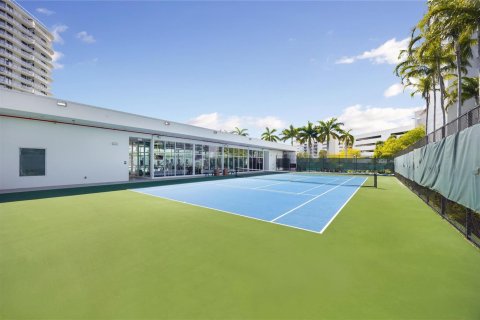 Condominio en venta en North Miami, Florida, 3 dormitorios, 221.57 m2 № 2147366 - foto 30