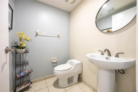 Condominio en venta en North Miami, Florida, 3 dormitorios, 221.57 m2 № 2147366 - foto 20