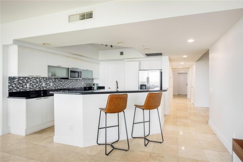 Condominio en venta en North Miami, Florida, 3 dormitorios, 221.57 m2 № 2147366 - foto 7