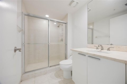 Condominio en venta en North Miami, Florida, 3 dormitorios, 221.57 m2 № 2147366 - foto 19