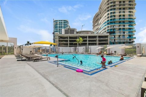 Condominio en venta en North Miami, Florida, 3 dormitorios, 221.57 m2 № 2147366 - foto 26