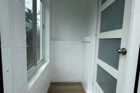 Appartement à louer à Miami Beach, Floride: 2 chambres, 74.32 m2 № 2024664 - photo 12