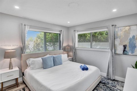 Villa ou maison à vendre à Pompano Beach, Floride: 6 chambres, 269.32 m2 № 2153558 - photo 18