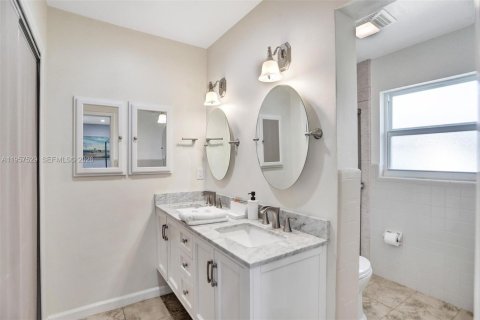 Villa ou maison à vendre à Pompano Beach, Floride: 6 chambres, 269.32 m2 № 2153558 - photo 28