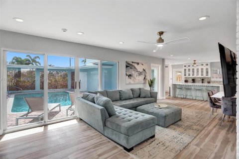 Villa ou maison à vendre à Pompano Beach, Floride: 6 chambres, 269.32 m2 № 2153558 - photo 12