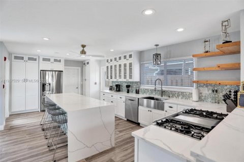 Villa ou maison à vendre à Pompano Beach, Floride: 6 chambres, 269.32 m2 № 2153558 - photo 7