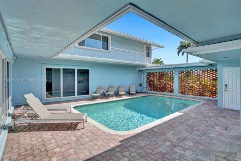 Villa ou maison à vendre à Pompano Beach, Floride: 6 chambres, 269.32 m2 № 2153558 - photo 3