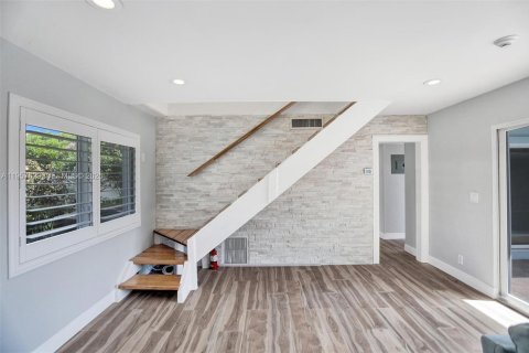 Villa ou maison à vendre à Pompano Beach, Floride: 6 chambres, 269.32 m2 № 2153558 - photo 16
