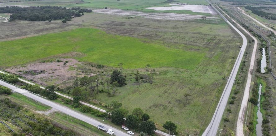 Terrain à Myakka City, Floride № 1760000