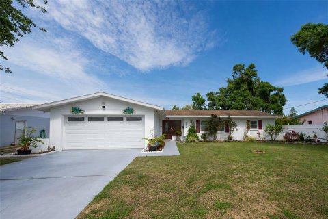 House in Saint Petersburg, Florida 3 bedrooms, 151.34 sq.m. № 2217232 - photo 28