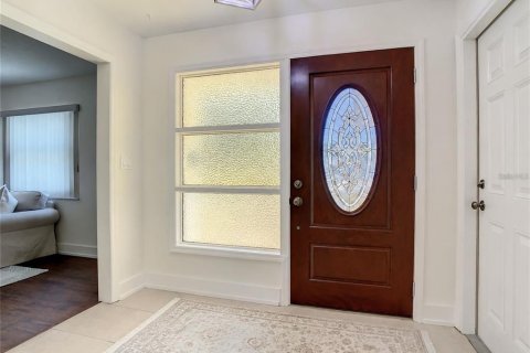 House in Saint Petersburg, Florida 3 bedrooms, 151.34 sq.m. № 2217232 - photo 6