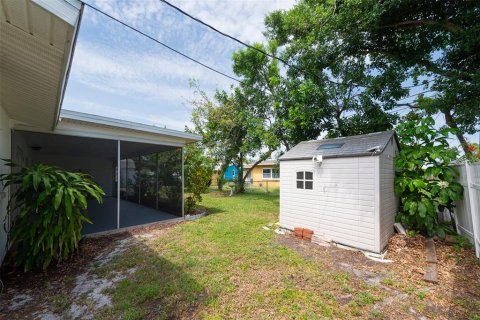 House in Saint Petersburg, Florida 3 bedrooms, 151.34 sq.m. № 2217232 - photo 30
