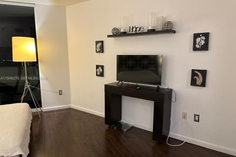 Condo in Aventura, Florida, 1 bedroom  № 2002742 - photo 6