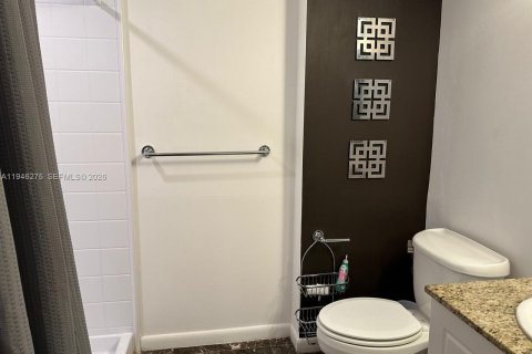 Condo in Aventura, Florida, 1 bedroom  № 2002742 - photo 10