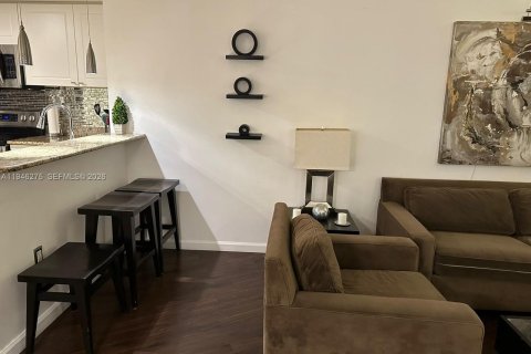 Condo in Aventura, Florida, 1 bedroom  № 2002742 - photo 11