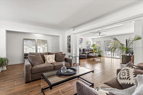Casa en venta en Winter Park, Florida, 3 dormitorios, 206.99 m2 № 2096389 - foto 8
