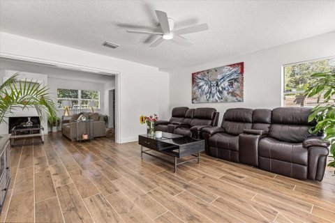 Casa en venta en Winter Park, Florida, 3 dormitorios, 206.99 m2 № 2096389 - foto 9