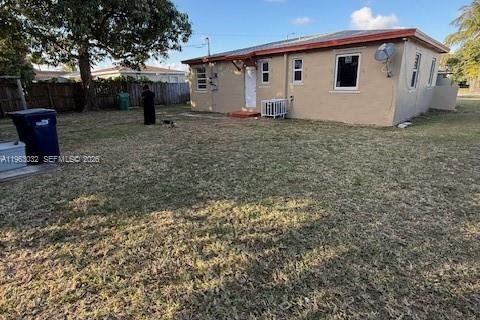 Снять в аренду виллу или дом в Майами, Флорида 3 спальни, 86.96м2, № 2023973 - фото 21