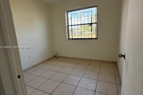 Снять в аренду виллу или дом в Майами, Флорида 3 спальни, 86.96м2, № 2023973 - фото 10