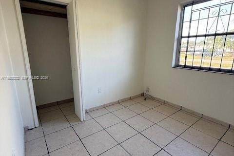 Снять в аренду виллу или дом в Майами, Флорида 3 спальни, 86.96м2, № 2023973 - фото 11