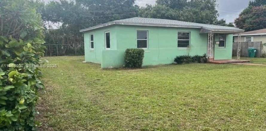 Villa ou maison à Miami, Floride 3 chambres, 86.96 m2 № 2023973