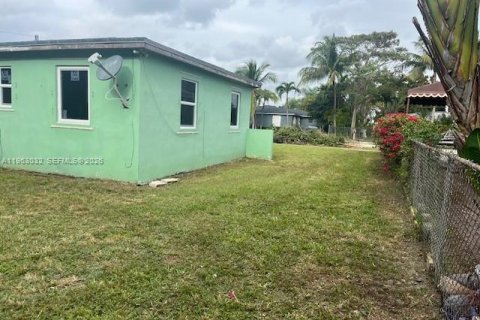 Villa ou maison à louer à Miami, Floride: 3 chambres, 86.96 m2 № 2023973 - photo 6