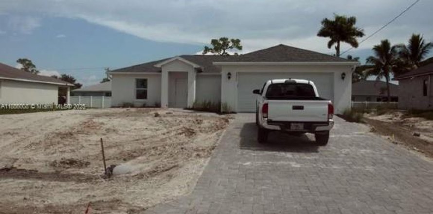 Casa en Cape Coral, Florida 3 dormitorios № 1937341