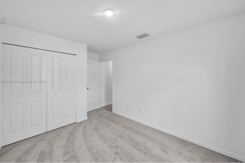 Villa ou maison à vendre à Cape Coral, Floride: 3 chambres № 1937341 - photo 6