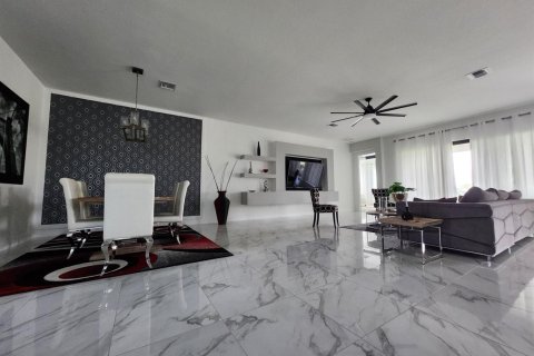 Villa ou maison à louer à Westlake, Floride: 3 chambres, 284.84 m2 № 2384870 - photo 8