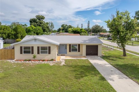 Casa en Bradenton, Florida 3 dormitorios, 135.27 m2 № 2384192