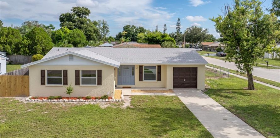 Casa en Bradenton, Florida 3 dormitorios, 135.27 m2 № 2384192