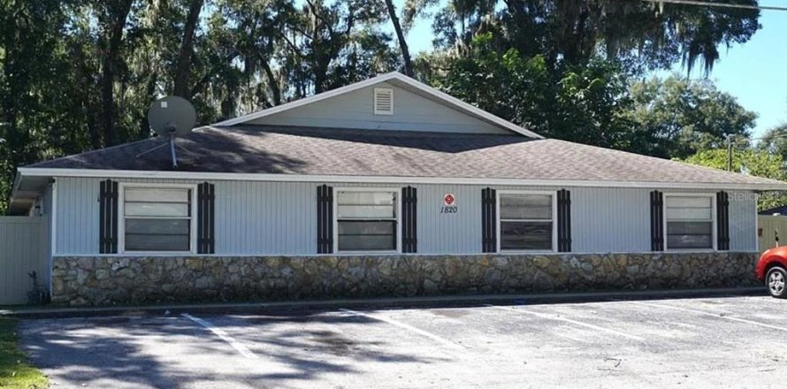 Propiedad comercial en Ocala, Florida 8 dormitorios, 300.35 m2 № 2115885