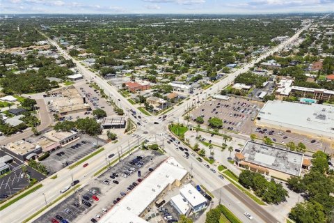 Propiedad comercial en venta en Belleair Bluffs, Florida, 334.82 m2 № 1844329 - foto 25