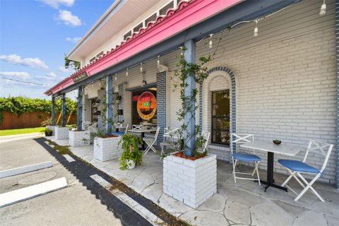 Propiedad comercial en venta en Belleair Bluffs, Florida, 334.82 m2 № 1844329 - foto 6