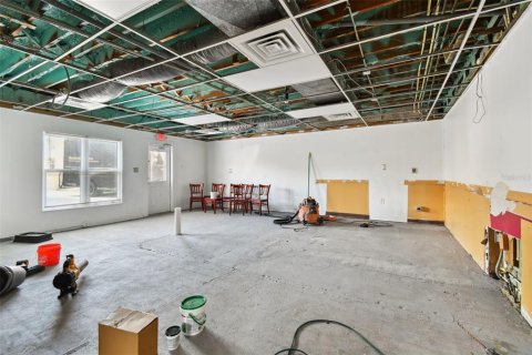 Propiedad comercial en venta en Belleair Bluffs, Florida, 334.82 m2 № 1844329 - foto 11