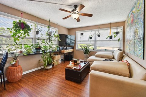 Propiedad comercial en venta en Belleair Bluffs, Florida, 334.82 m2 № 1844329 - foto 13