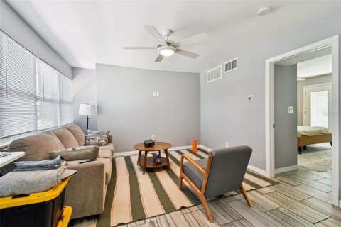 Propiedad comercial en venta en Belleair Bluffs, Florida, 334.82 m2 № 1844329 - foto 18