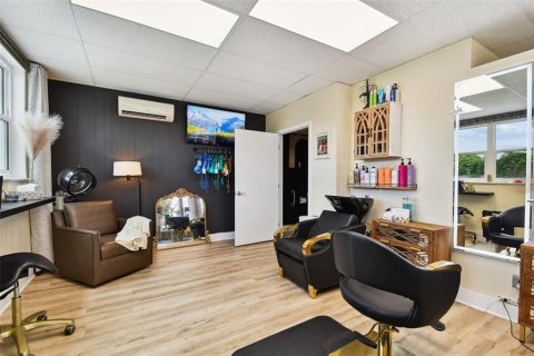 Propiedad comercial en venta en Belleair Bluffs, Florida, 334.82 m2 № 1844329 - foto 26
