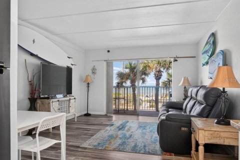 Condo in Ormond Beach, Florida, 2 bedrooms № 2236875 - photo 6