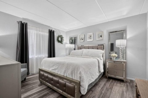 Condo in Ormond Beach, Florida, 2 bedrooms № 2236875 - photo 16