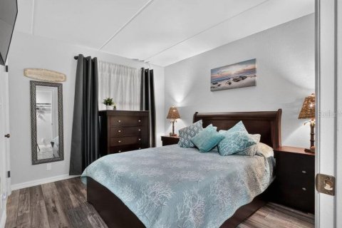 Condo in Ormond Beach, Florida, 2 bedrooms № 2236875 - photo 21