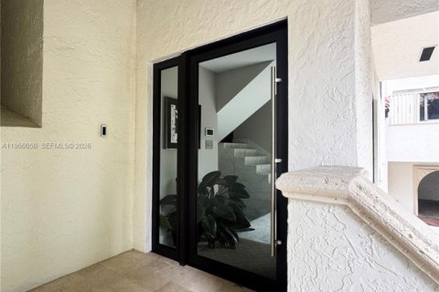 Townhouse in Miami, Florida 5 bedrooms, 324.51 sq.m. № 2042307 - photo 3