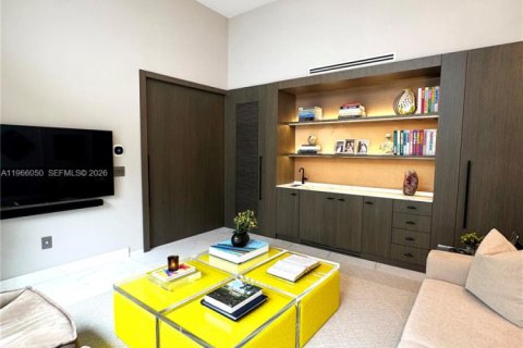 Townhouse in Miami, Florida 5 bedrooms, 324.51 sq.m. № 2042307 - photo 28