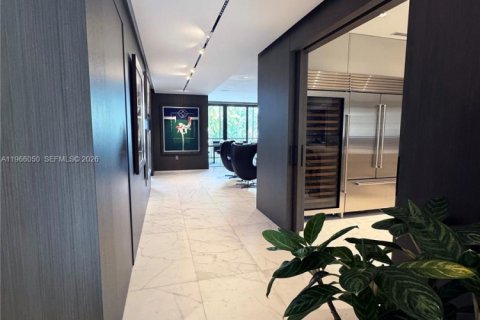 Townhouse in Miami, Florida 5 bedrooms, 324.51 sq.m. № 2042307 - photo 6